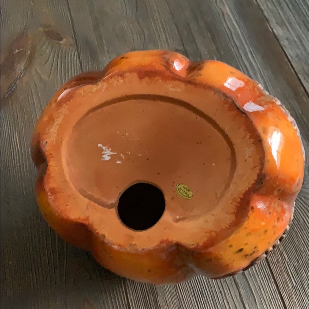 Beautiful ceramic Harvest Pumpkin. Like new! 🤎 - Picture 4 of 8
